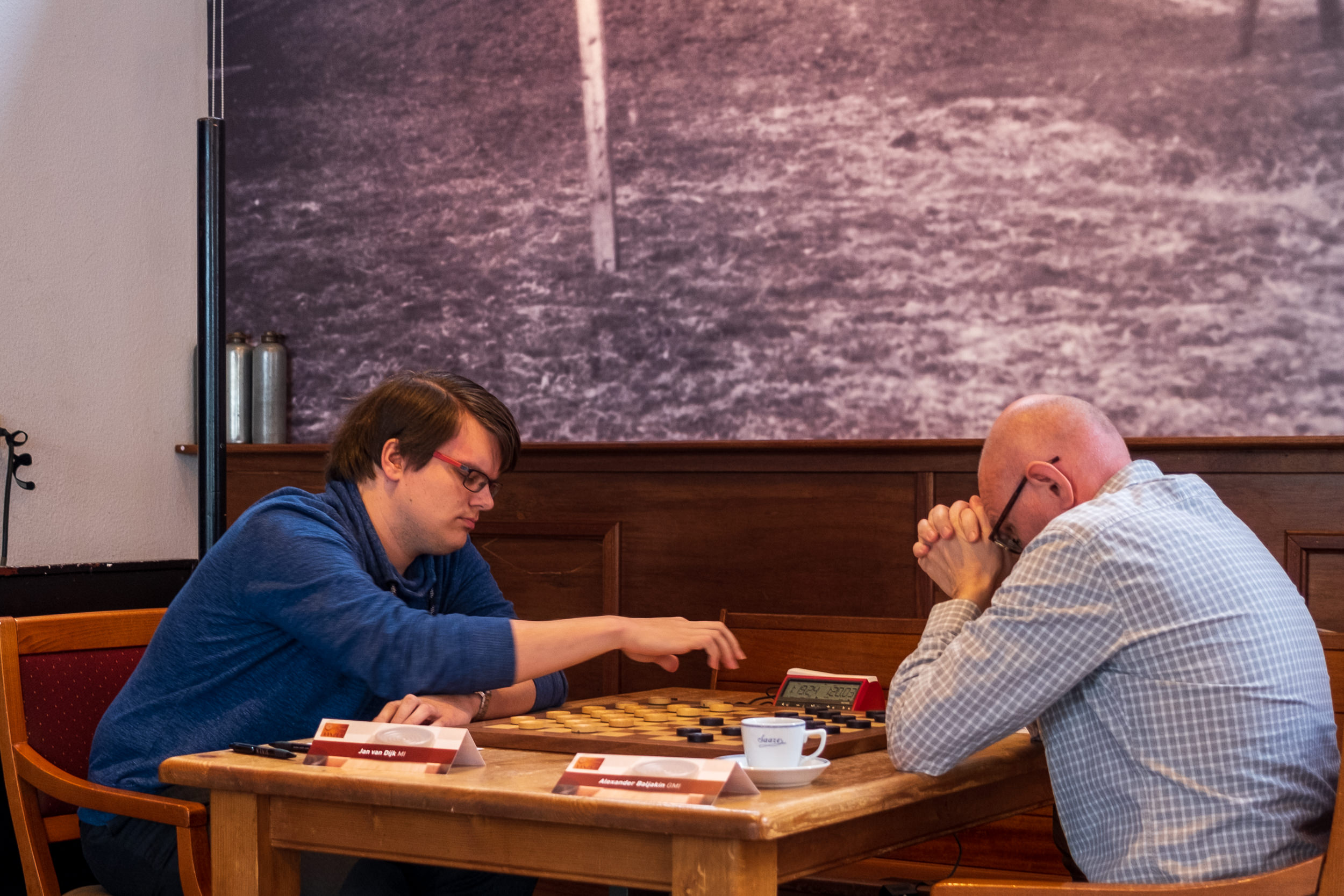 Jan van Dijk (l) tegen Alaxander Baljakin